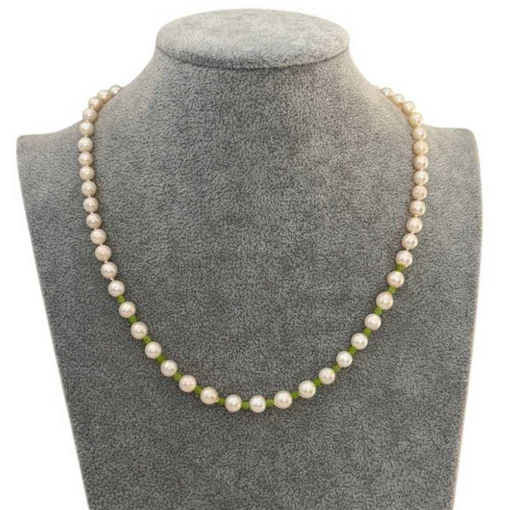 Vintage Creamy White Graduated Genuine Pearl Necklace with Green Peridot Beads